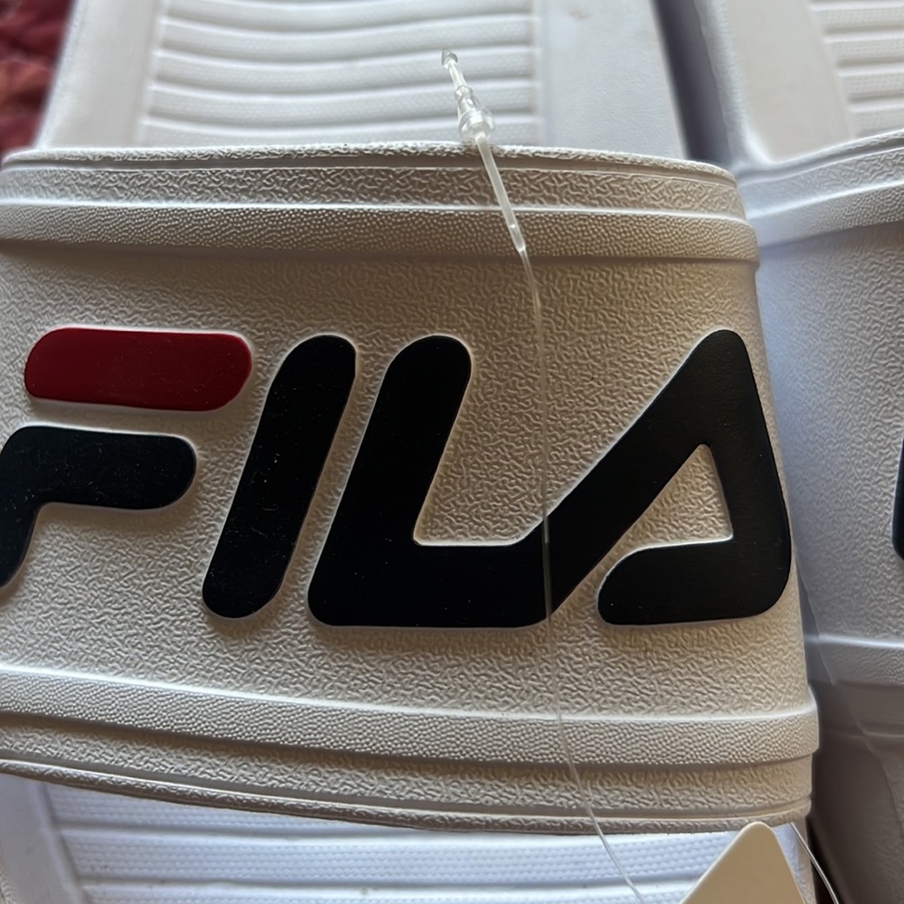 Fila slides NWT size m/8, w/9 - Picture 2 of 10
